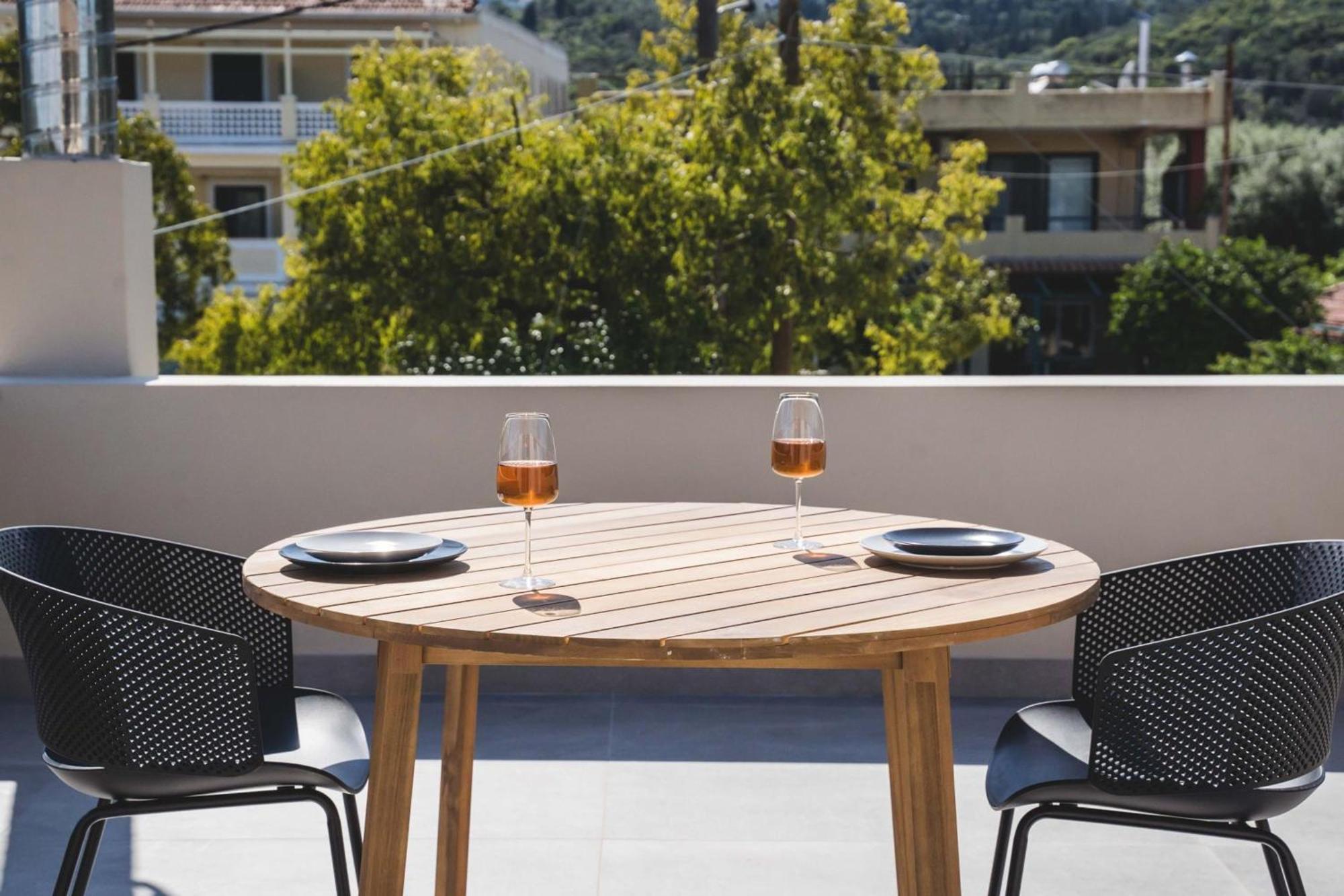 Blue Symphony Suites Apartments Νικιάνα Εξωτερικό φωτογραφία